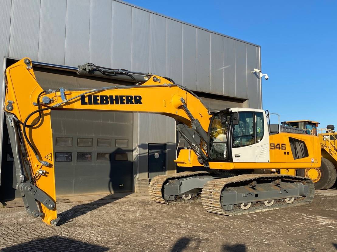 Liebherr R946LC